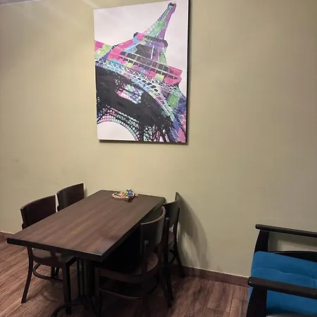 Hyggelig Lejlighed I Centrum Af Apartamento